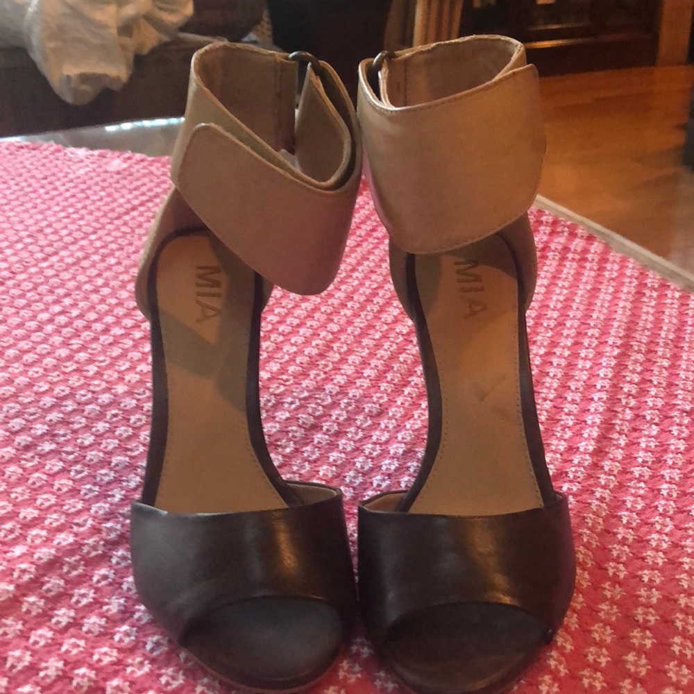 MIA heels